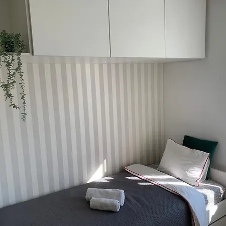 Small Cozy 27 Apartment *