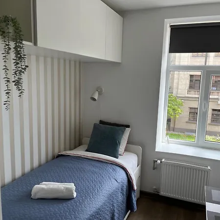 Small Cozy In Apartment *